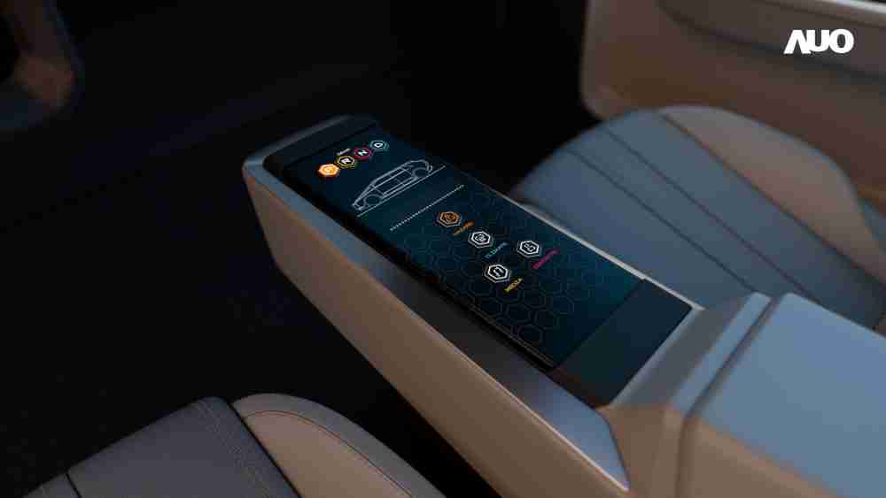 YAXIN111以人性化设计打造多变形态中控显示(Morphing Center Control)，，，不使用时仅平面显示信息，，，进行操作时，，，显示器则会动态隆起，，，，转变成3D实体按钮，，，并有触觉回馈，，，展示人机互动新体验